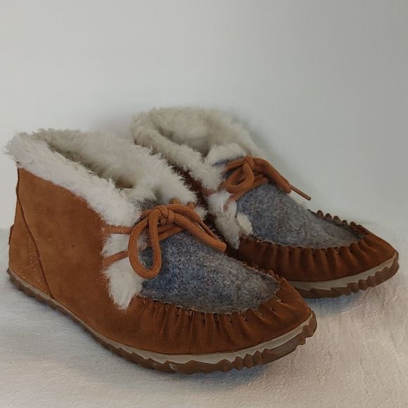 Sorel Shoes - 🔥HP🔥 Sorel Suede Out N About Fleece Lined Moccasin Brown Gray Women's Size 7
